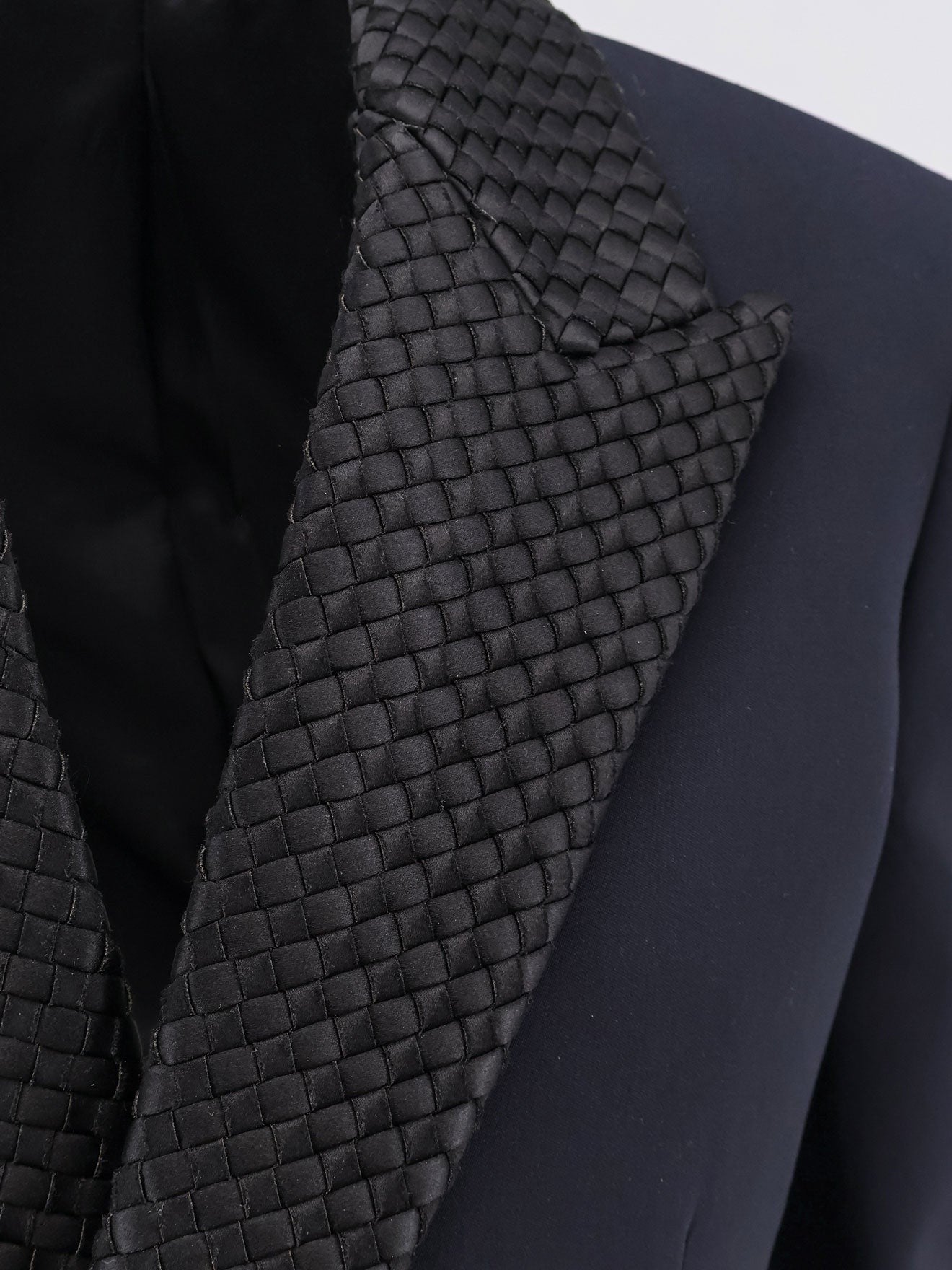 Bottega Veneta - Wool blazer with Intrecciato detail wool-blazer-with-intrecciato-detail_5ec8cf6e-791f-4e4d-a00d-c6fef250c6ad