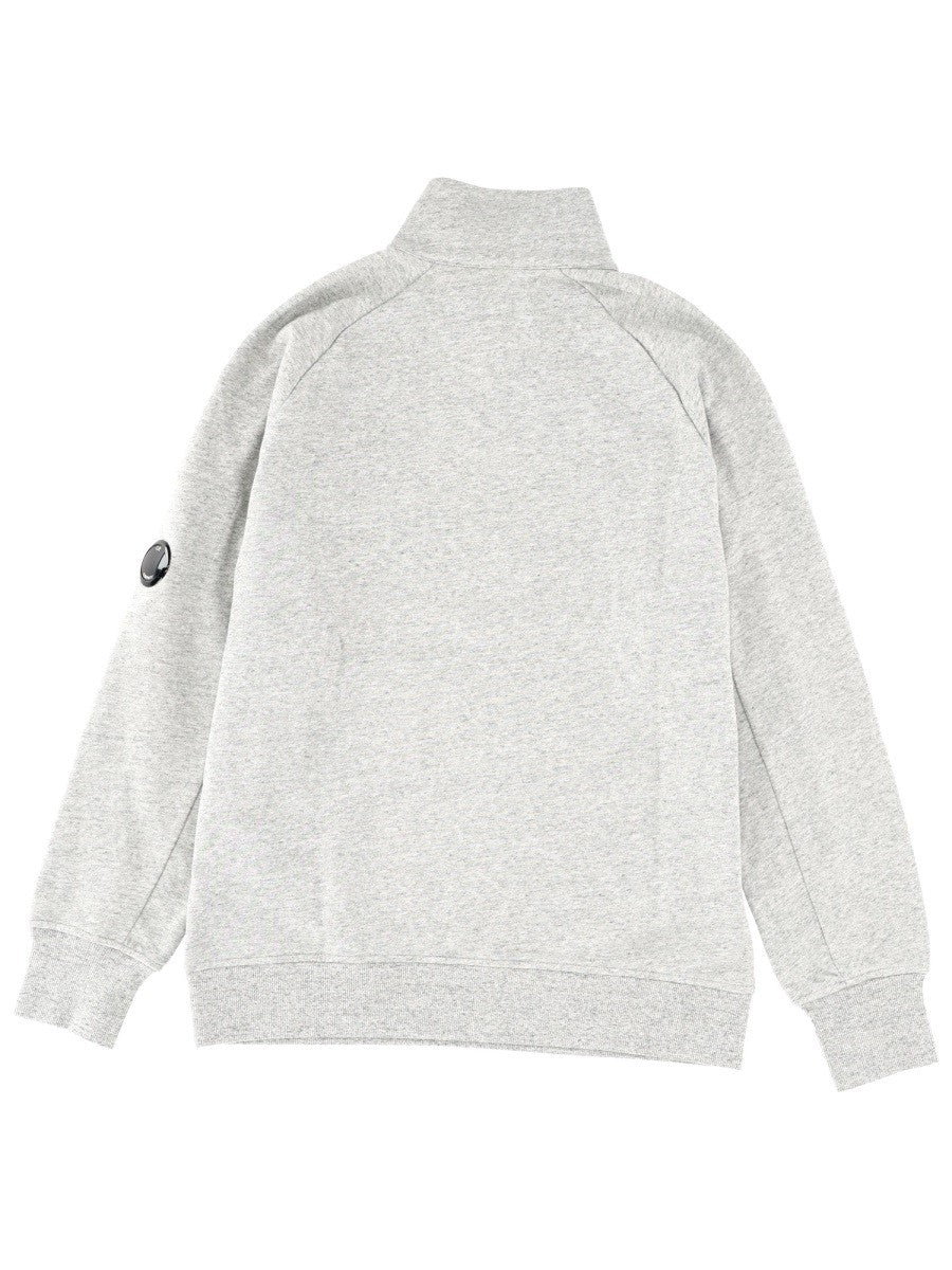 ZIP SWEATSHIRT.
