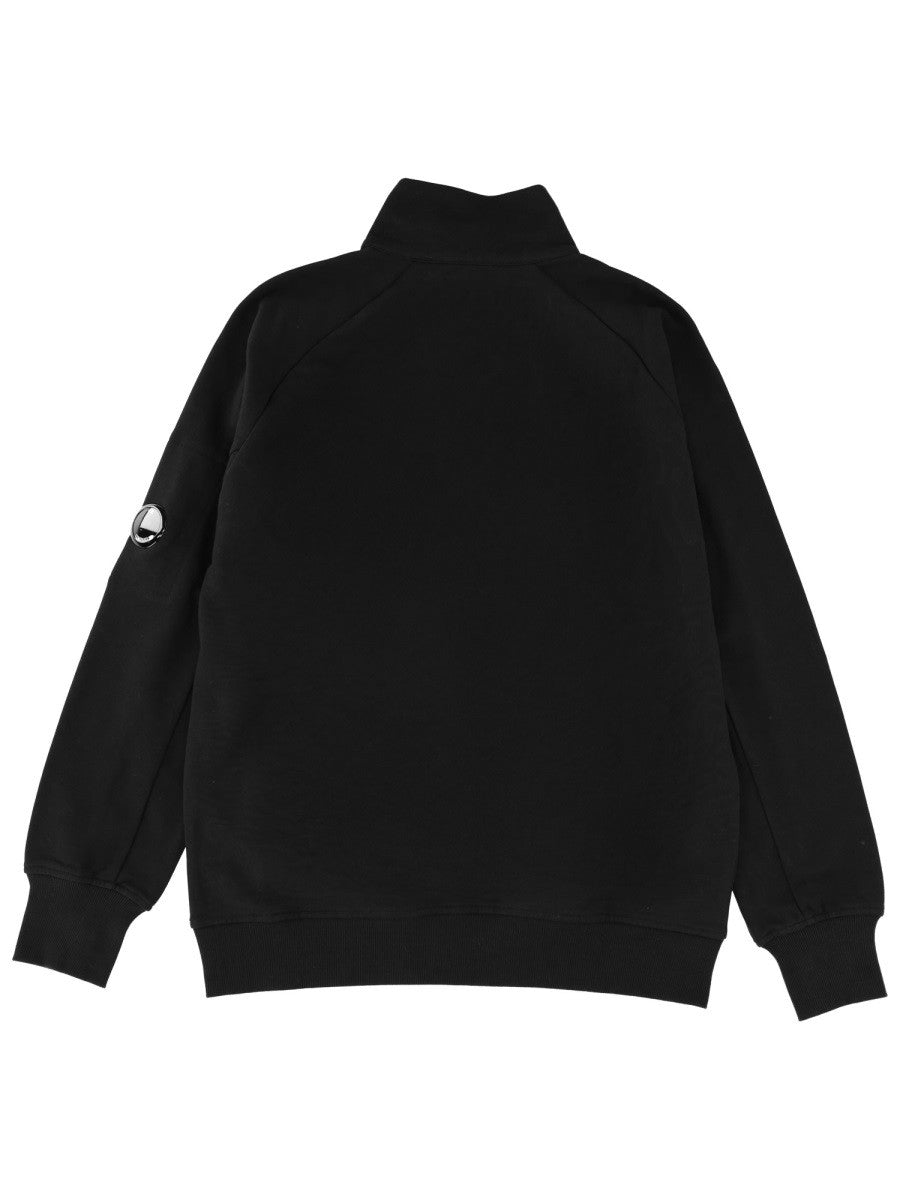 ZIP SWEATSHIRT.